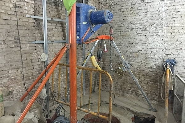Trabajos de pocería | Medios de elevación en la boca de un pozo Medios de elevación en la boca de un pozo